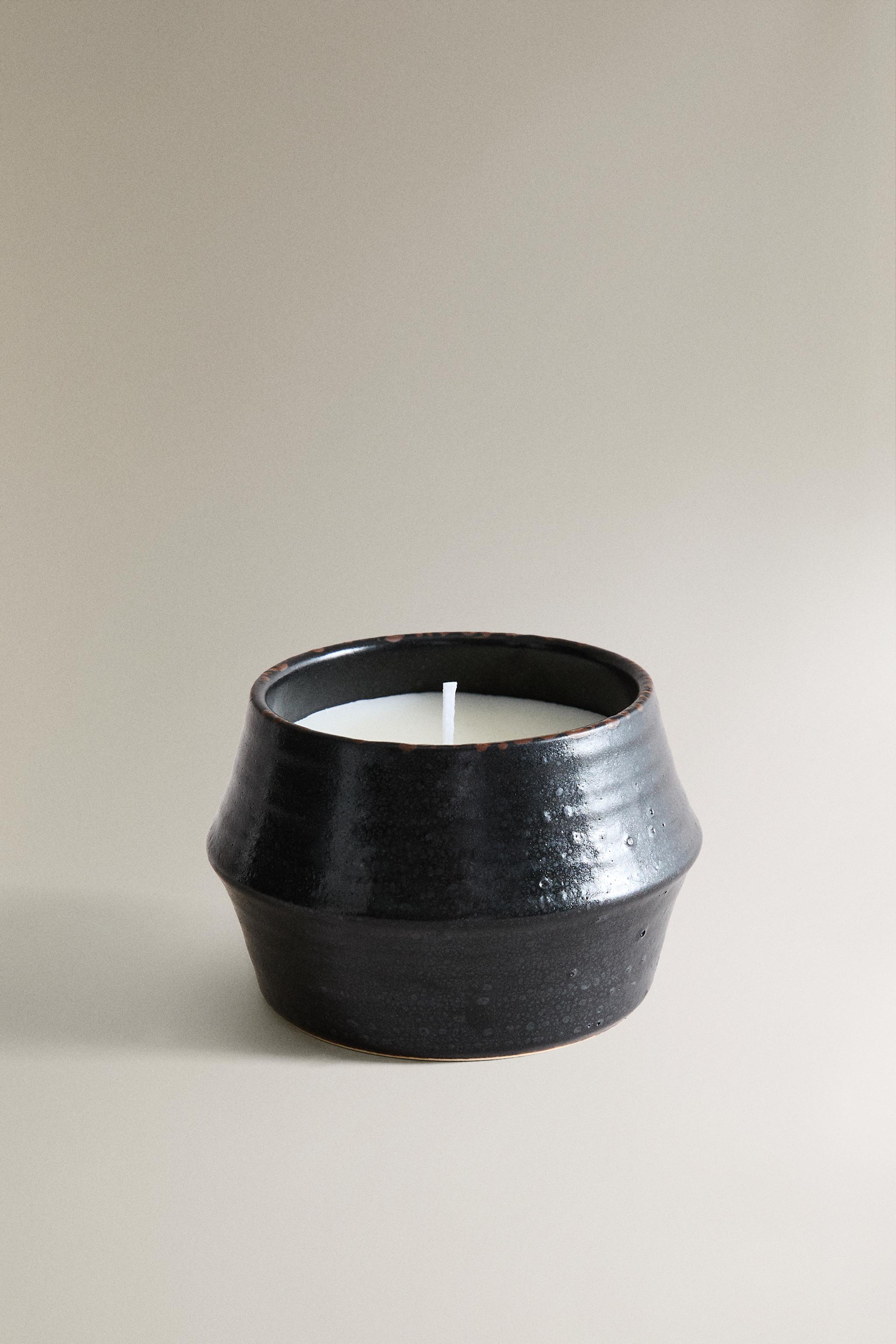 G) AMBER VANILLA SCENTED CANDLE